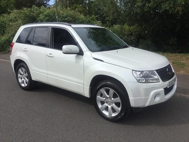 Used Suzuki Grand Vitara SZ5 169 HP (124 kW) 2013 White SUV