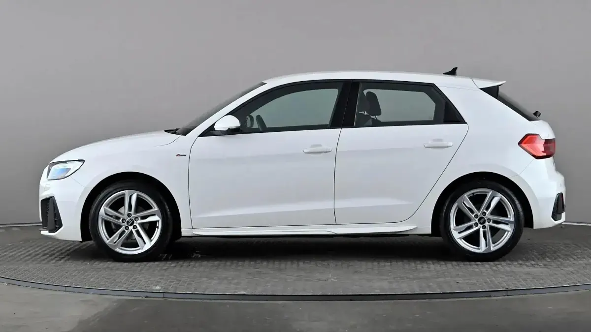 Begagnad Audi A1 S-Line 95 HK (69 kW) 2022 Vit SUV