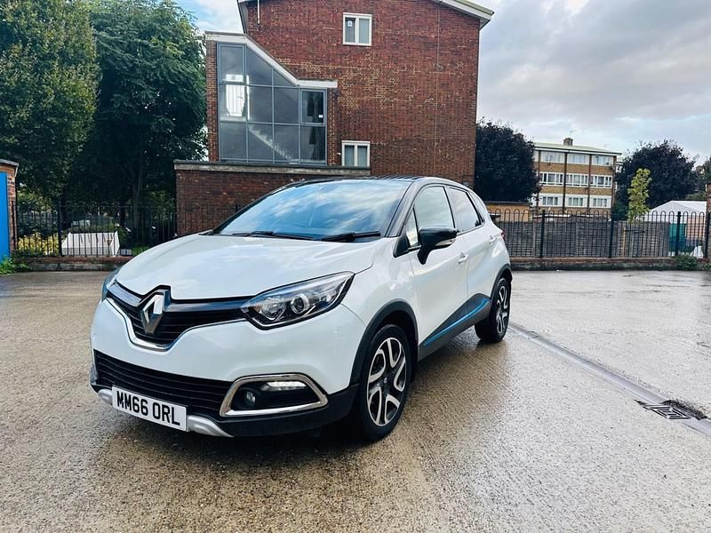 White Used 2017 Renault Captur Iconic SUV | £5,995 (Super price) - Image 1/4