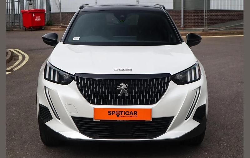 Used Peugeot 2008 GT 129 HP (94 kW) 2023 White SUV