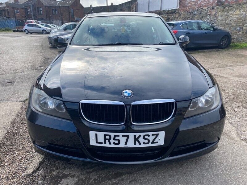 Begagnad BMW 318 2007 Svart Sedan