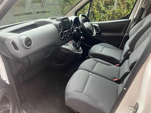 Used Citroën Berlingo 75 HP (55 kW) 2016 White MPV