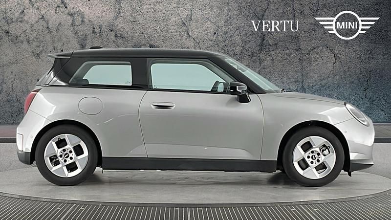 Used Mini Cooper Hatch 135 kW (184 HP) 2024 Silver Hatchback