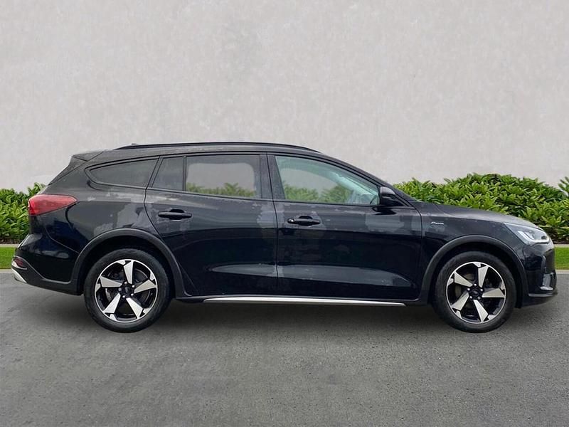 Used Ford Focus Active 125 HP (91 kW) 2022 Black Estate