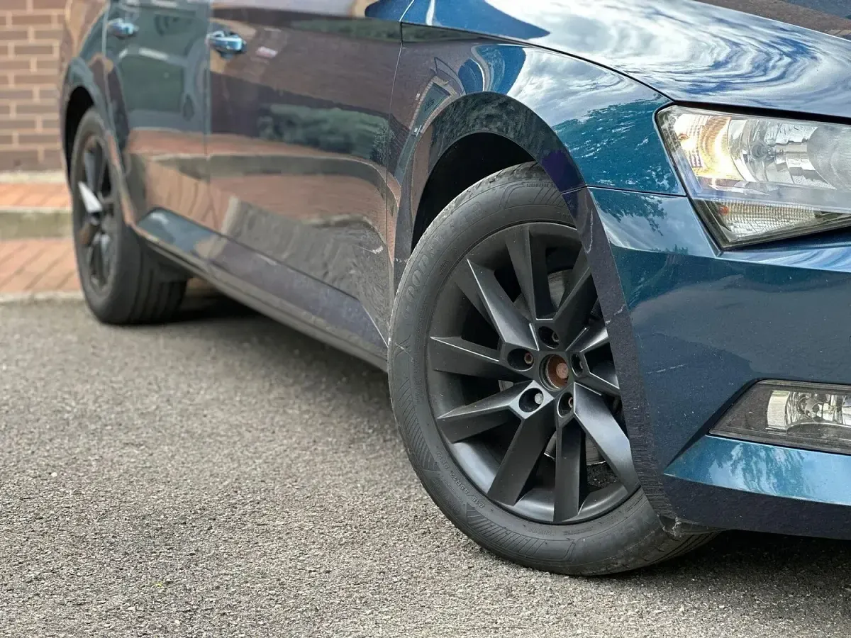 Used Skoda Superb Business Line 2016 Blue Estate