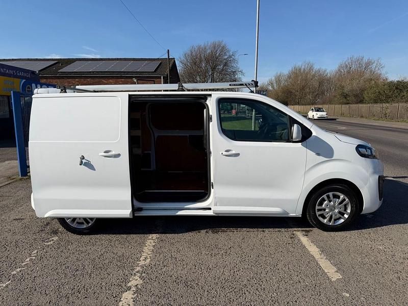 Used Vauxhall Vivaro Sportive 2020 White MPV