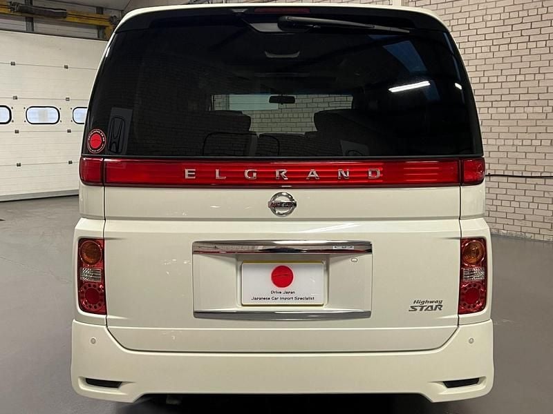 Used Nissan Elgrand 2008 White MPV