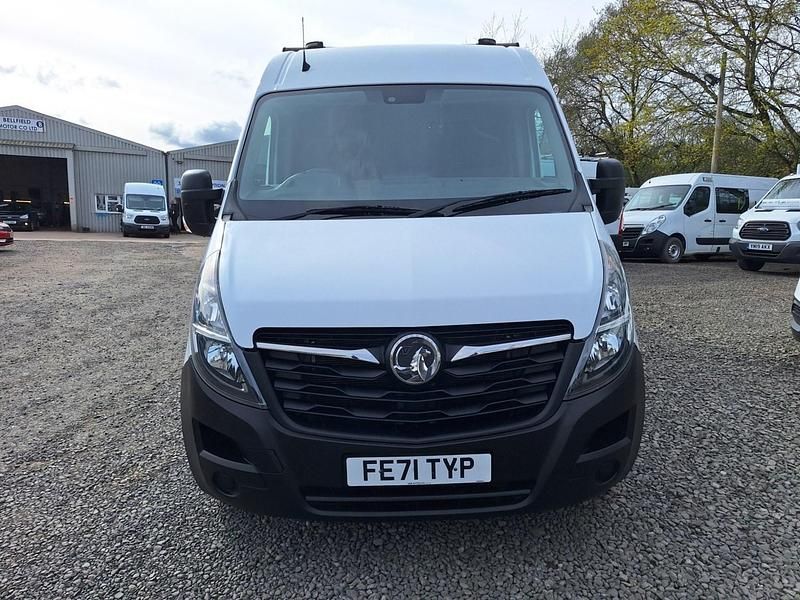 Second-hand Vauxhall Movano 2021 Alb