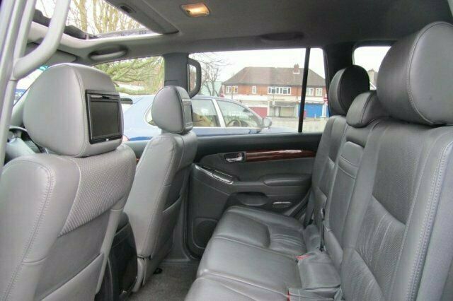 Used Toyota Land Cruiser 173 HP (127 kW) 2007 SUV