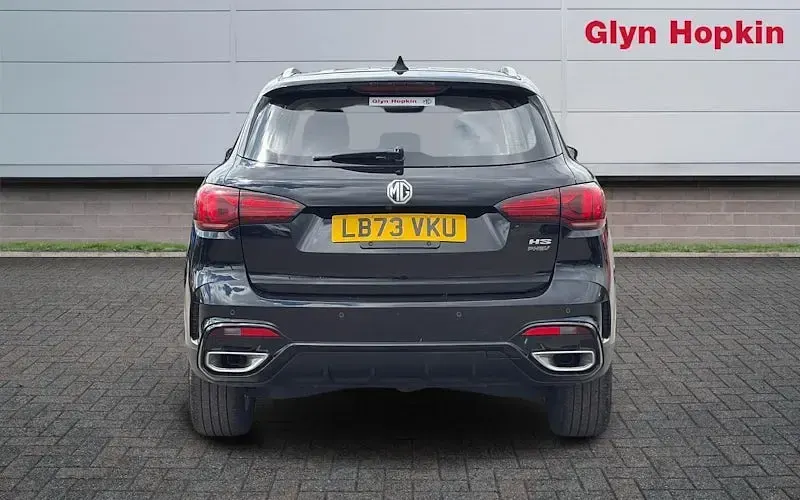 Begagnad MG HS SE 258 HK (189 kW) 2023 Svart SUV