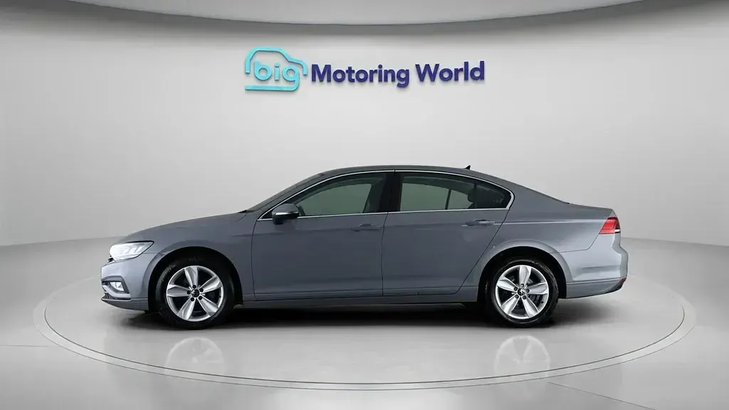 Usado VW Passat SE 150 HP (110 kW) 2022 Cinzento Carrinha