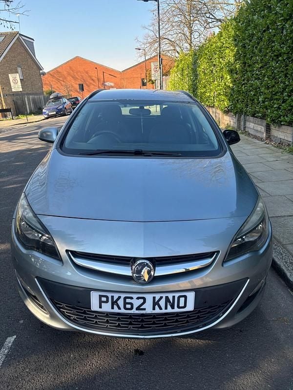 Used Vauxhall Astra 115 HP (84 kW) 2012 Silver Estate