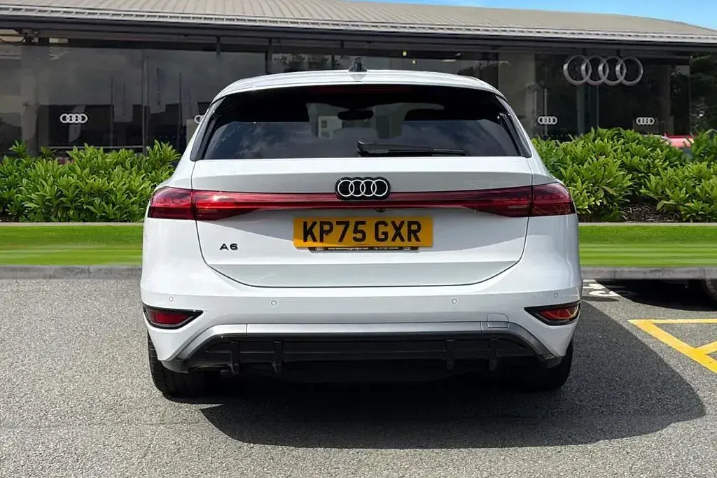 New Audi A6 e-tron S-Line 269 kW (367 HP) 2025 White Estate