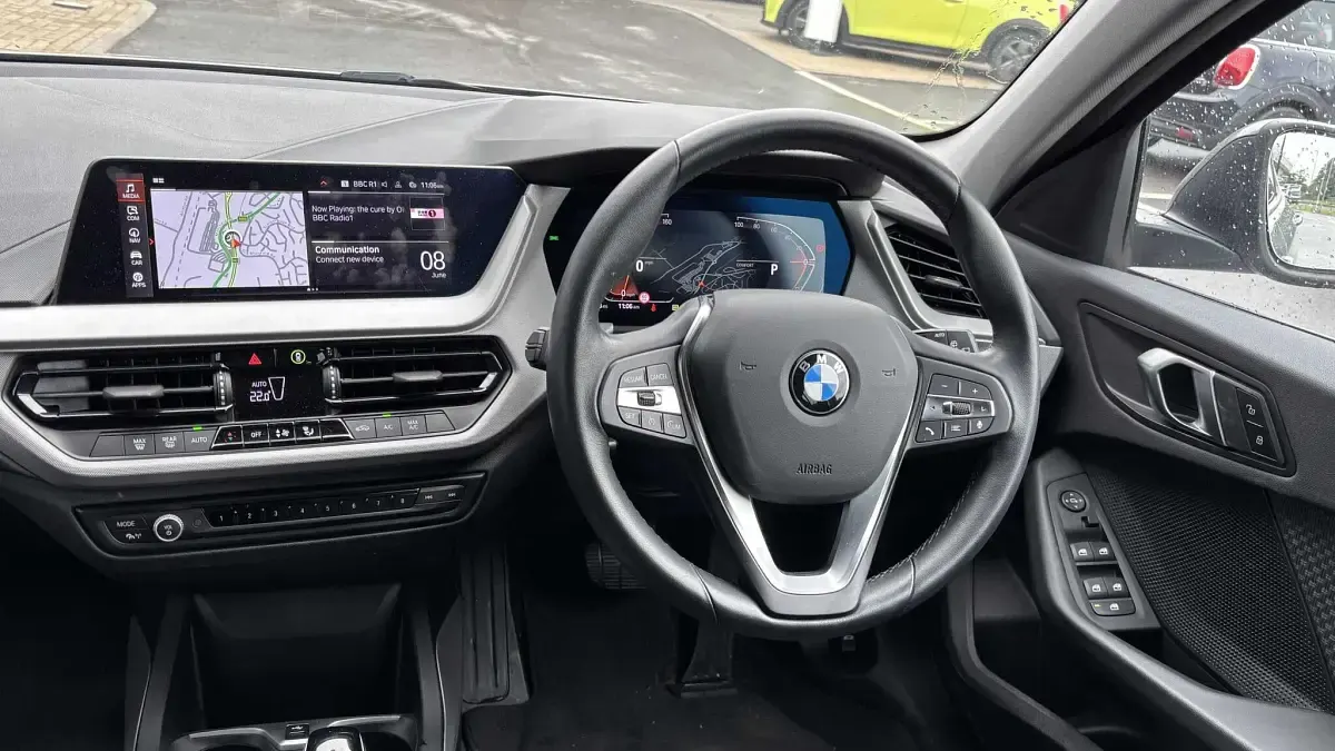 Used BMW 118 Sport Line 134 HP (98 kW) 2023 Grey Hatchback