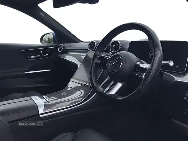 Usado Mercedes C200 AMG line 204 CV (150 kW) 2024 Azul Berlina