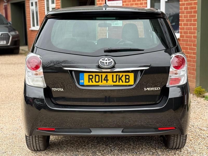 Usado Toyota Verso Multidrive S 147 HP (108 kW) 2014 Preto Monovolume