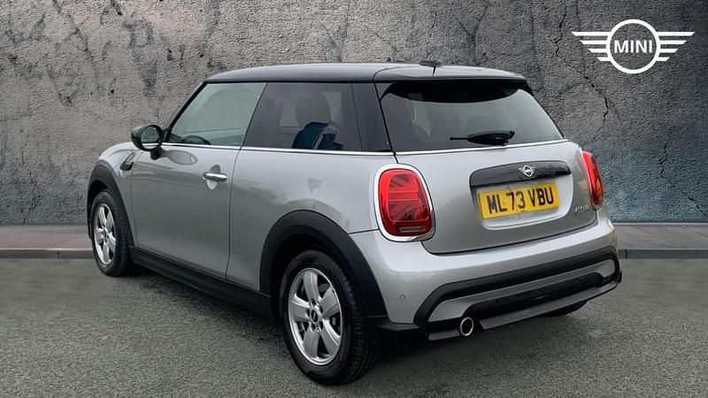 Used Mini Cooper Classic 134 HP (98 kW) 2024 Silver Hatchback