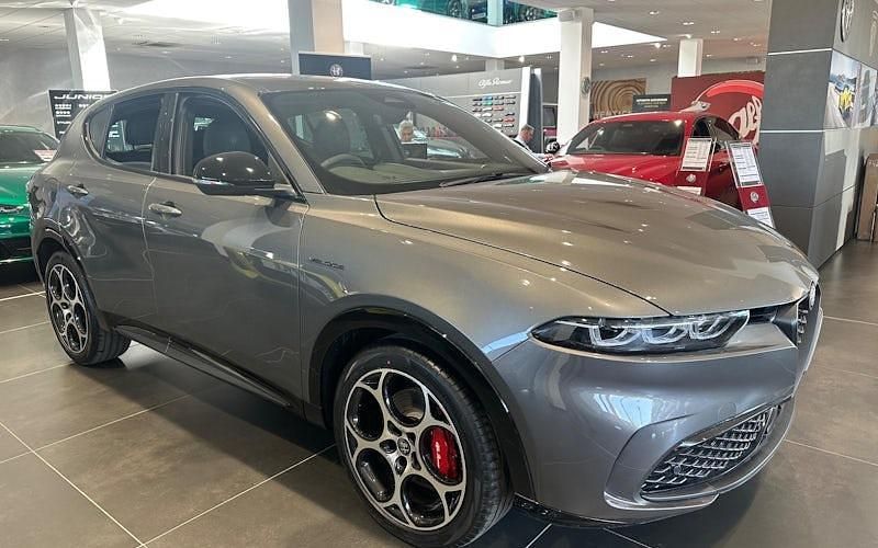 New 2025 Alfa Romeo Tonale Veloce SUV | £33,995 (Expensive) - Image 1/4