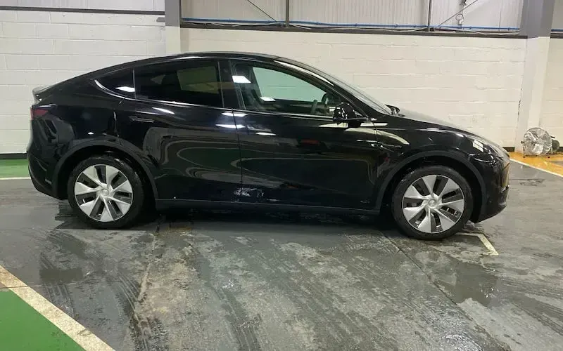 Used Tesla Model Y Long Range AWD 286 kW (389 HP) 2025 SUV