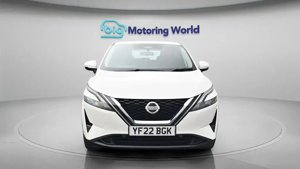 Used Nissan Qashqai Acenta Premium 140 HP (102 kW) 2022 White SUV