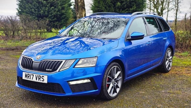 Used Skoda Octavia vRS 184 HP (135 kW) 2017 Blue Estate
