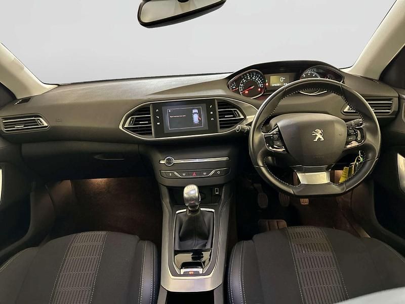 Used Peugeot 308 SW Allure 110 HP (80 kW) 2019 Blue Estate