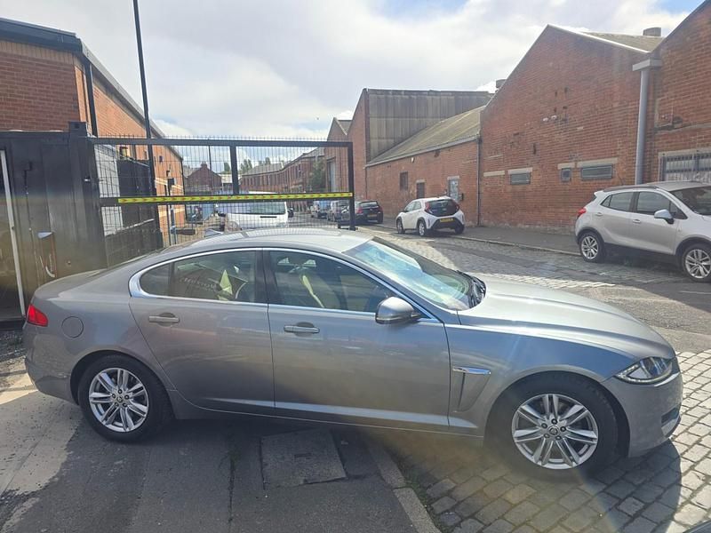 Used Jaguar XF Luxury 200 HP (147 kW) 2013 Grey Sedan