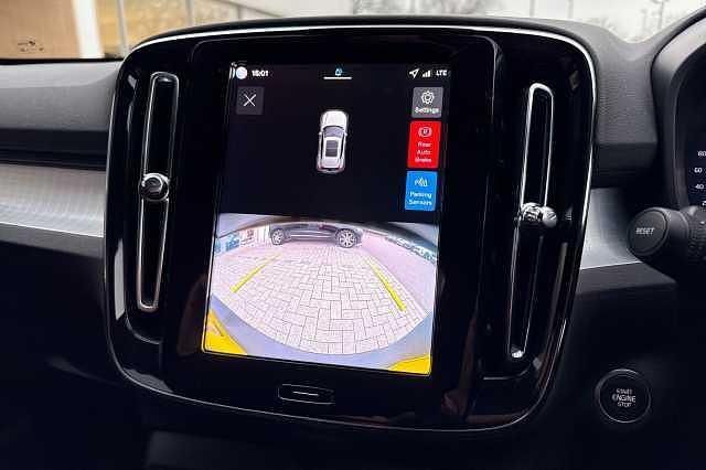 New Volvo XC40 Plus 194 HP (142 kW) 2026 SUV