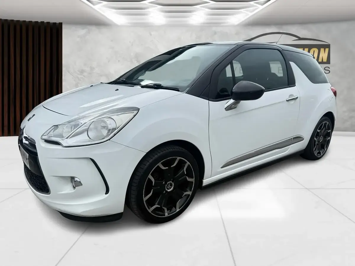 Used Citroën DS3 110 HP (80 kW) 2012 White Hatchback