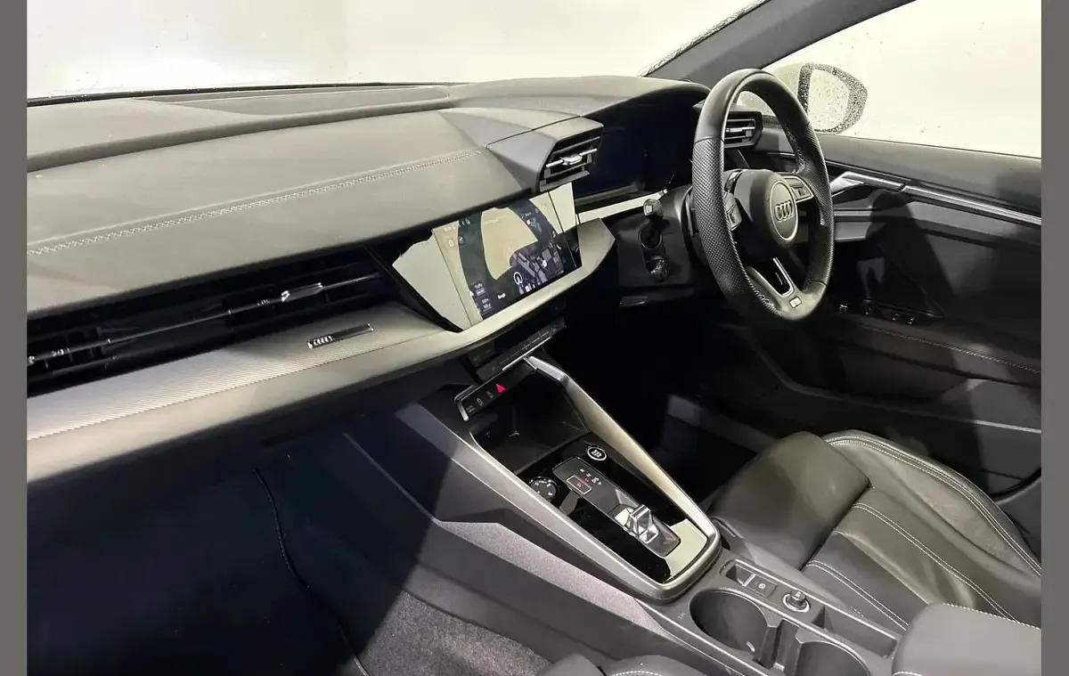 Used Audi A3 S-Line 108 HP (79 kW) 2024 White Hatchback