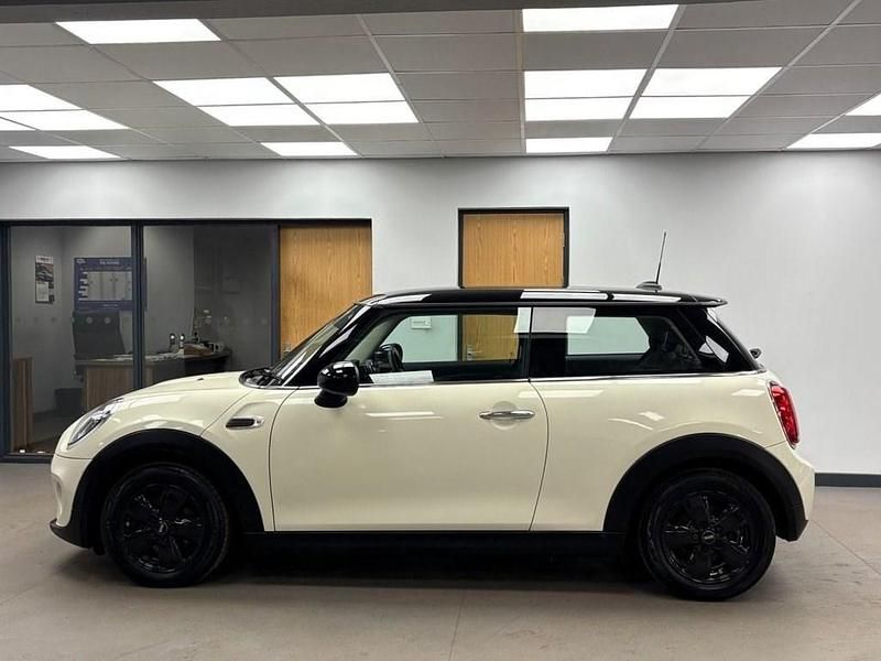 Used Mini Cooper Hatch 136 HP (100 kW) 2018 White Hatchback