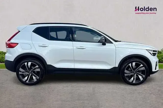 Used Volvo XC40 Ultra 163 HP (119 kW) 2025 White SUV