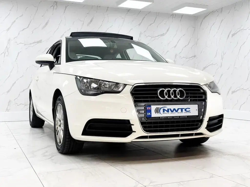 Used Audi A1 86 HP (63 kW) 2013 White Hatchback