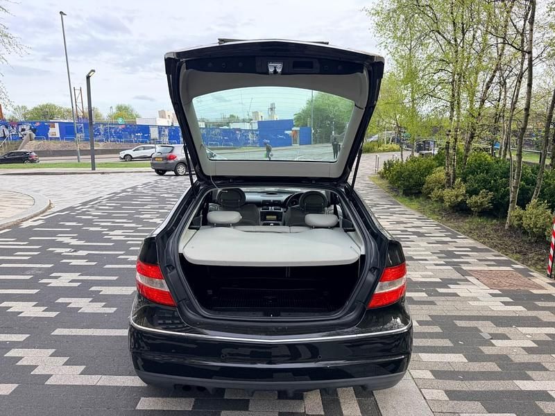 Usado Mercedes CLC180 SE 2009 Preto Citadino