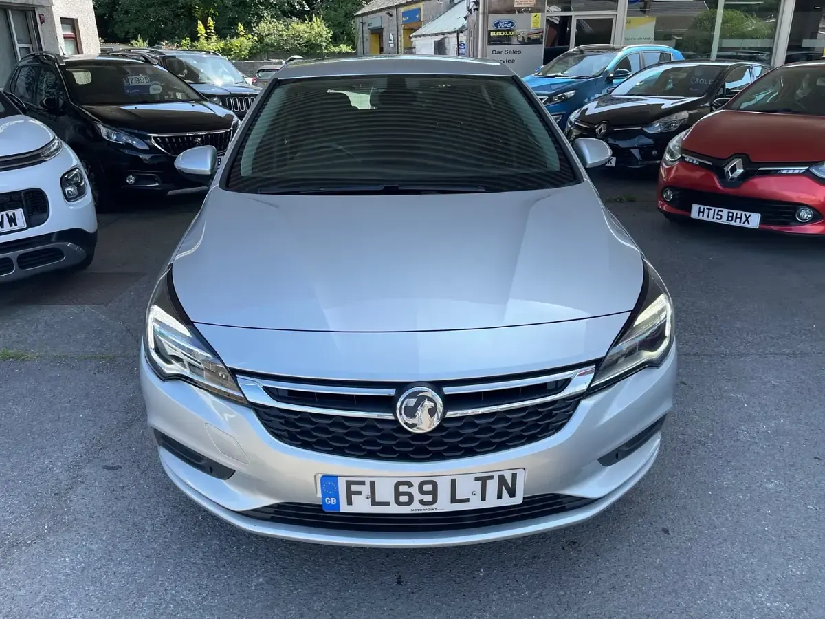 Used Vauxhall Astra Elite 150 HP (110 kW) 2019 Silver Hatchback