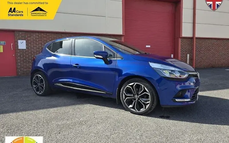 Used Renault Clio IV Iconic 90 HP (66 kW) 2018 Hatchback