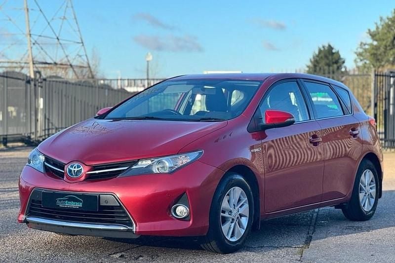 Used 2013 Toyota Auris Hybrid | £6,350 (Fair price) - Image 1/1