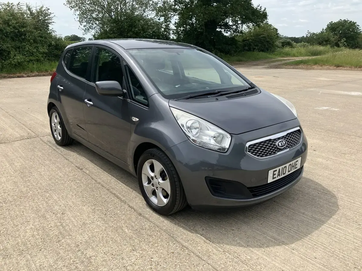 Used Kia Venga 90 HP (66 kW) 2010 Grey Hatchback