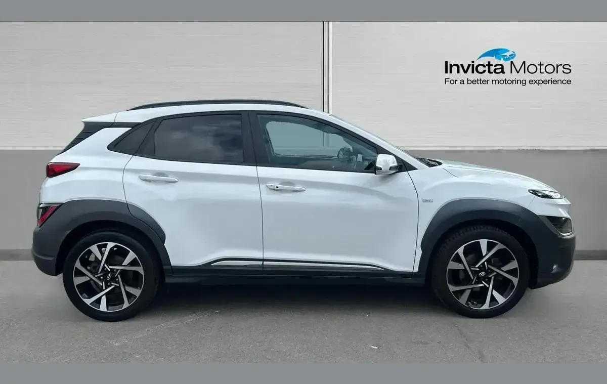Used Hyundai Kona Premium 117 HP (86 kW) 2022 White SUV