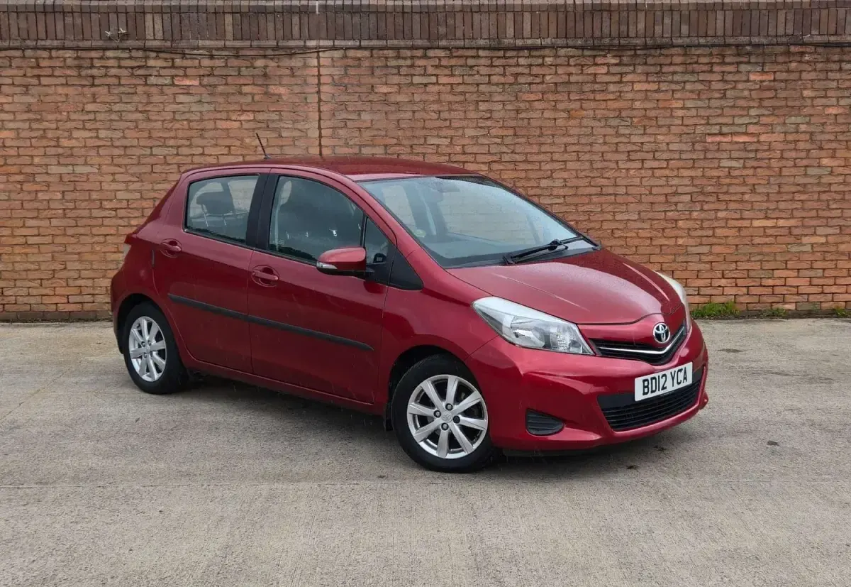 Used Toyota Yaris 2012 Red Hatchback