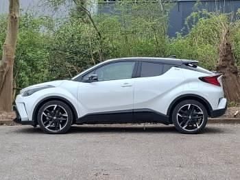 Used Toyota C-HR Sport 122 HP (89 kW) 2023 White SUV
