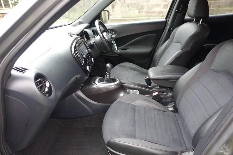 Used Nissan Juke N-Connecta 110 HP (80 kW) 2018 Grey SUV