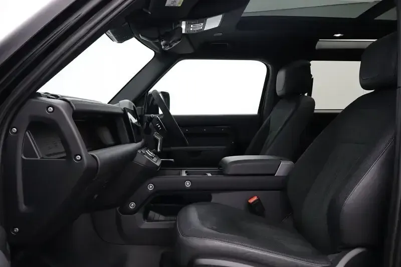 Used Land Rover Defender 515 HP (378 kW) 2022 Black SUV