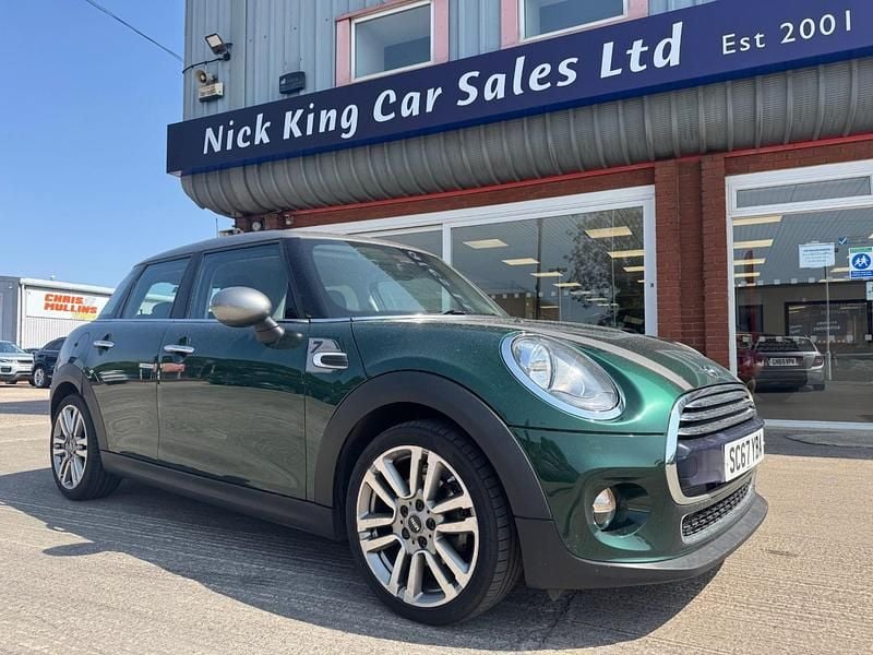 British racing green Used 2017 Mini Cooper D Chili Hatchback | £8,975 (A bit pricey) - Image 1/4