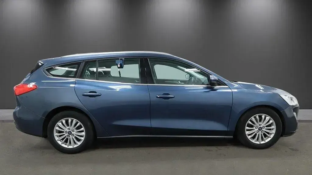 Usado Ford Focus Titanium 125 CV (91 kW) 2019 Azul Familiar