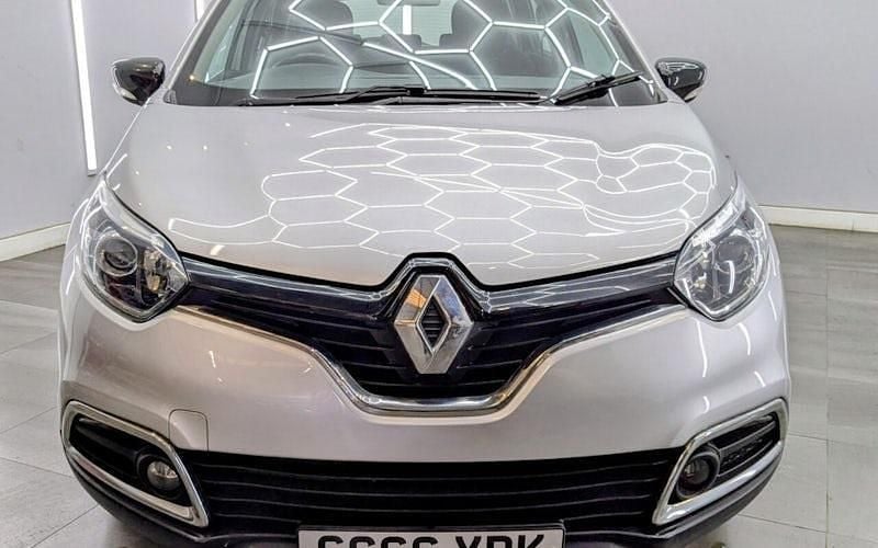 Used Renault Captur Dynamique 90 HP (66 kW) 2016 Silver SUV