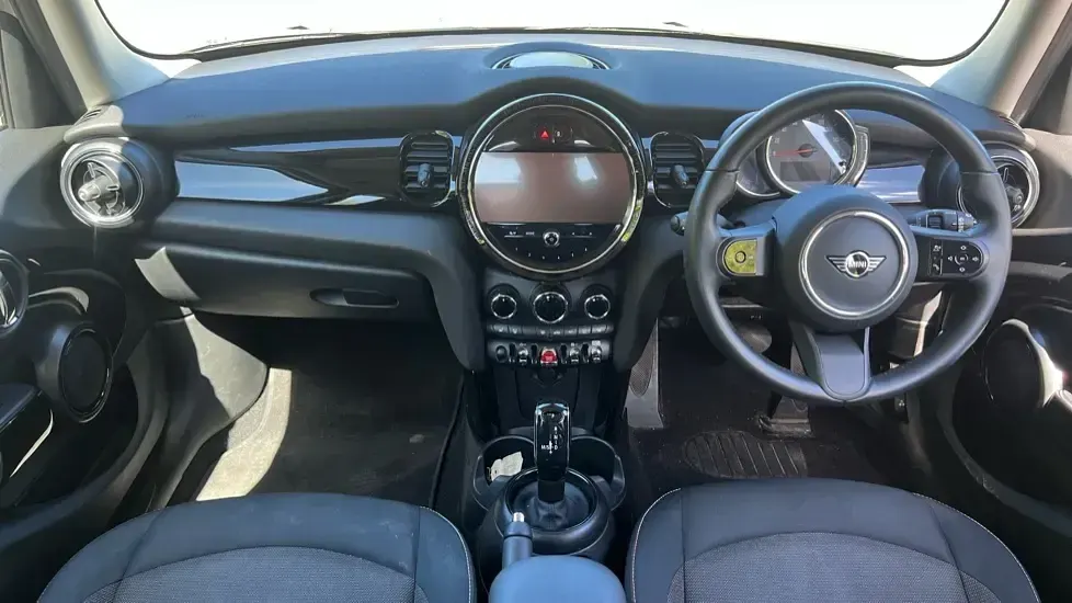 Used Mini Cooper Classic 134 HP (98 kW) 2023 Silver Hatchback