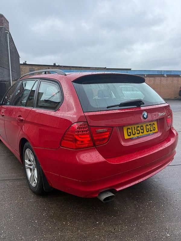 Used BMW 320 2009 Red Estate