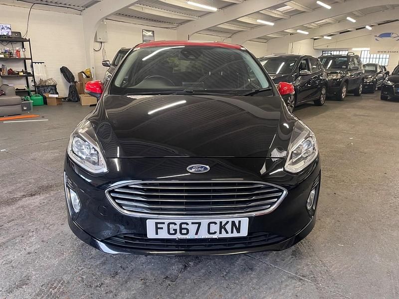 Used Ford Fiesta Titanium 100 HP (73 kW) 2017 Black Hatchback