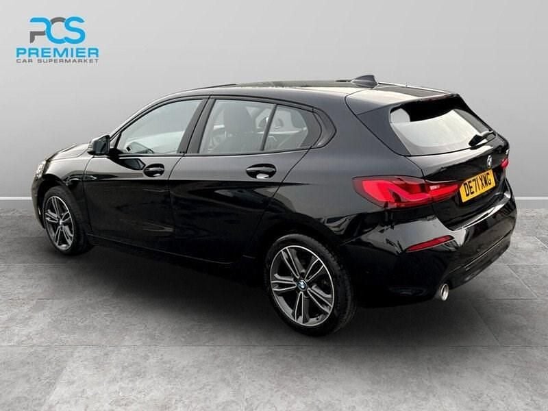 Used BMW 118 Sport Line 2021 Black sapphire metallic paint Hatchback